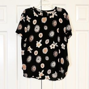 LOFT Floral Print Black, White, Orange Short Sleeve, Flowy Women's Top. XL